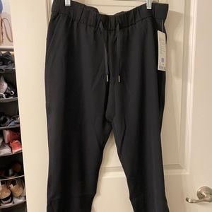 Lululemon on the fly pants